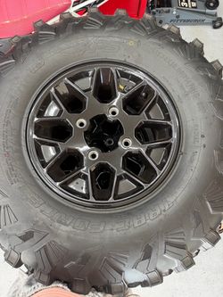 Can am  maverick x3 tire y wheels