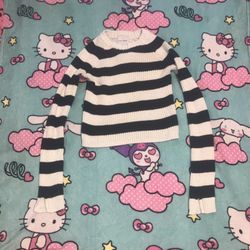 Black And White Crop Top W/ Long Sleeves 