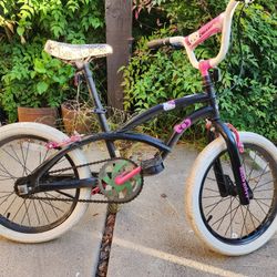 Hello Kitty Bicycle 