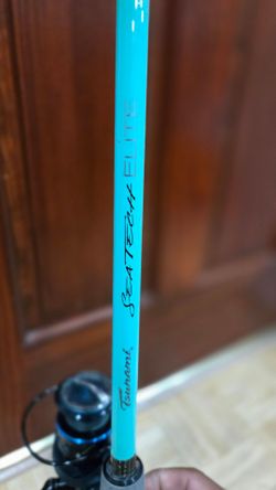 Tsunami Seatech Elite 7'6 MH Rod on KastKing Mega Jaws 4000 Reel w/ 30lb Power Pro Braid and 3/8 Jighead  w/ 40lb Flouro Leader