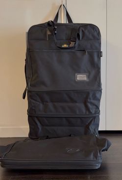 Extra-large expandable luggage (Brighton) - $20 (Bellevue)