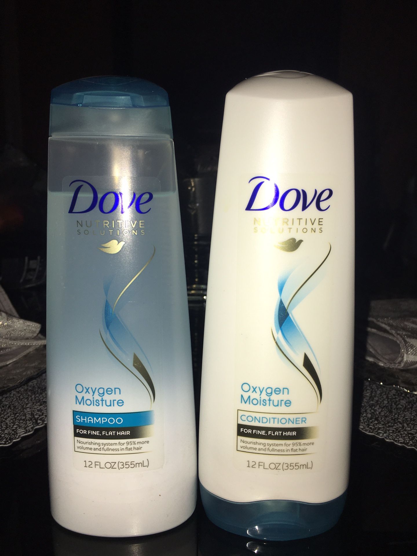 Dove shampoo and conditioner * No holds