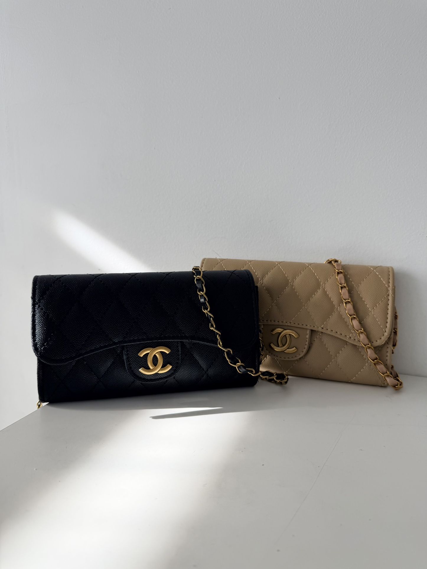 Brand New VIP Caviar Wallet On Chain $75