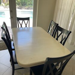 Dining Table & 8 Chairs 