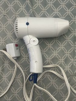 Travel Smart by Franzus mini cyelone 2000 travel folding hair dryer 2 heat white