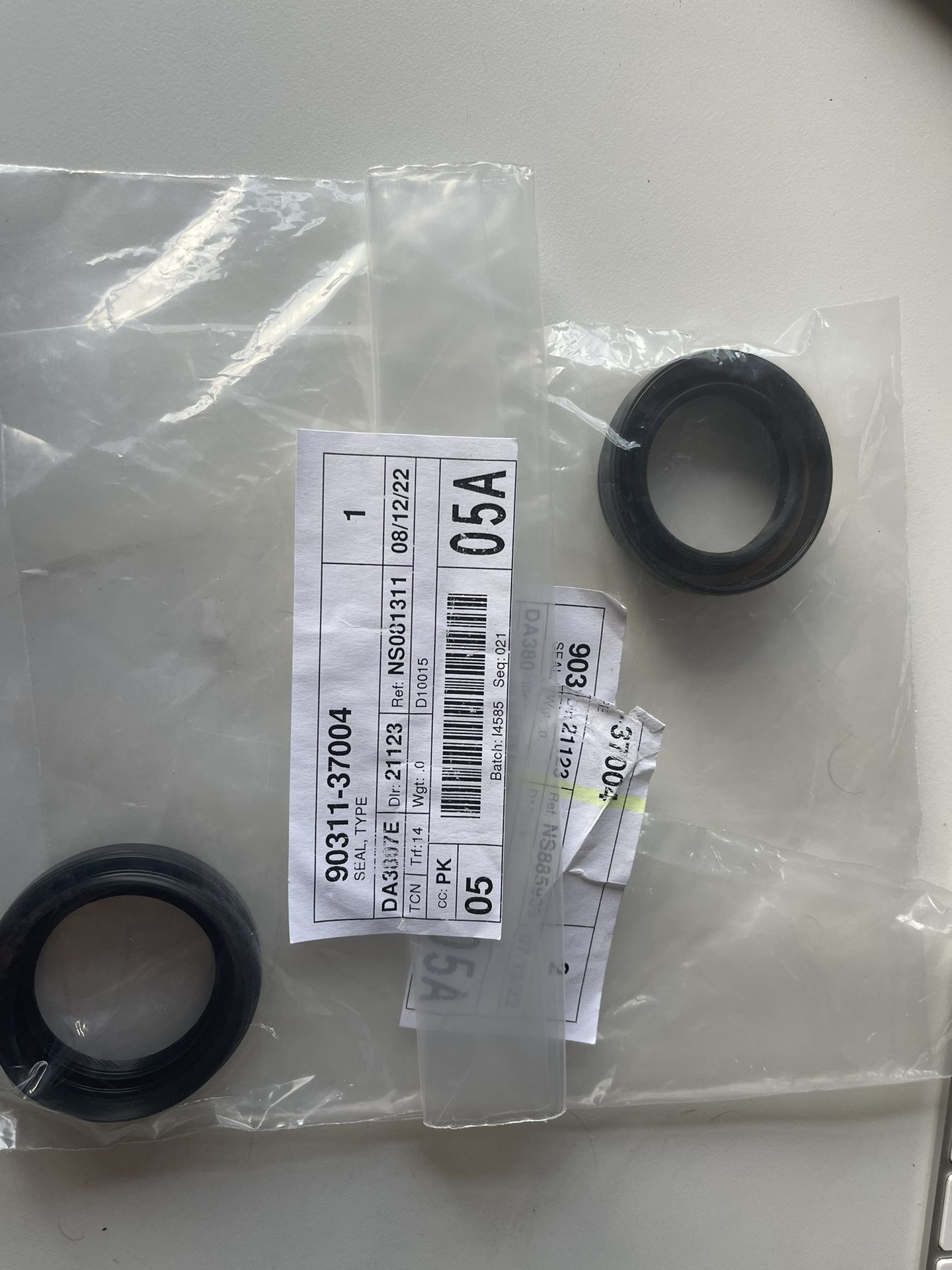 Toyota / Lexus Oil Seal Axle Case 90311-37004