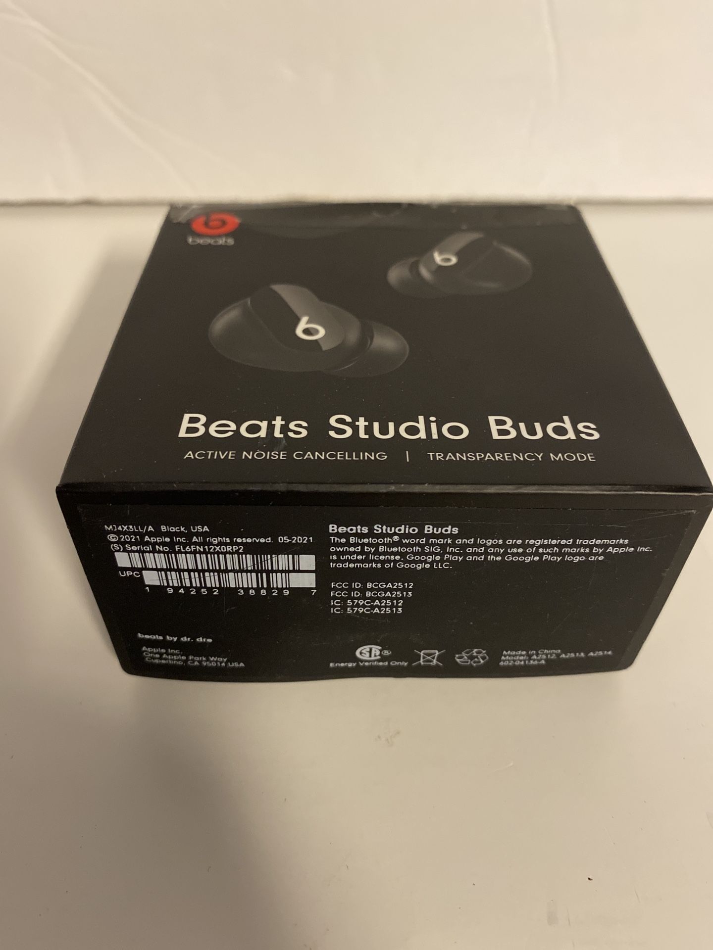 Apple Beats Studios, White, Black, Red