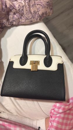 Blush Kiss Handbag / Shoulder Bag