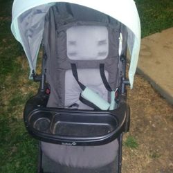 Bebé Carrier And Bebe Stroller$50