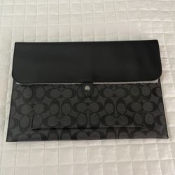 COACH LAPTOP SLEEVE IN LEATHER & SIGNATURE CANVAS IN GUNMETAL/CHARCOAL