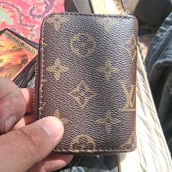 Louis Vuitton Zipup Id card/credit Card Wallet