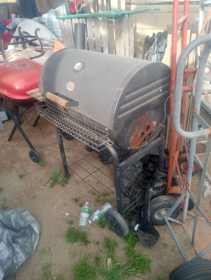 Se Vende Asador De Carvon