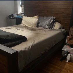 Wooded Bed frame Queen 