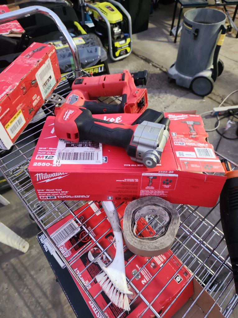 Milwaukee

M12 12-Volt Lithium-Ion Cordless Rivet Tool (Tool-Only)

STORE PRICE $249