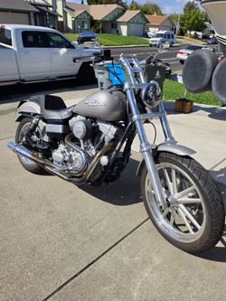 Harley-Davidson Dyna Cruiser Motorcycle