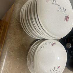 Vintage (1950s) Great condition Franciscan Dish Set