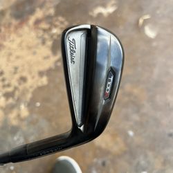 Titleist T100s Black Edition 