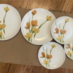 Vintage 1970’s DAPHANE IRONSTONE 4209 PLATE ROUND PLATTER IRONSTONE JAPAN Yellow Orange Floral tulip
