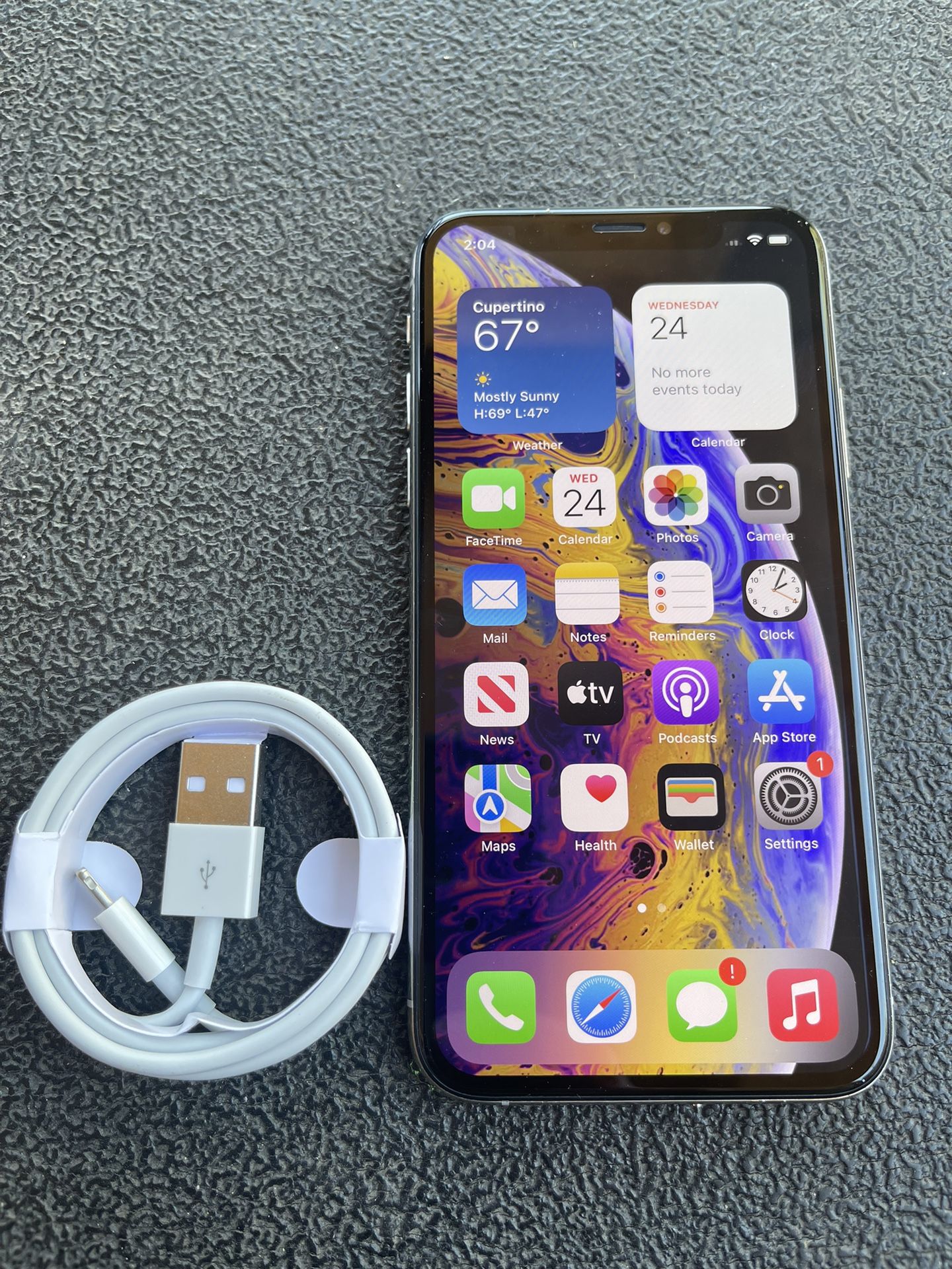 Iphone XS. Like New And Unlocked!