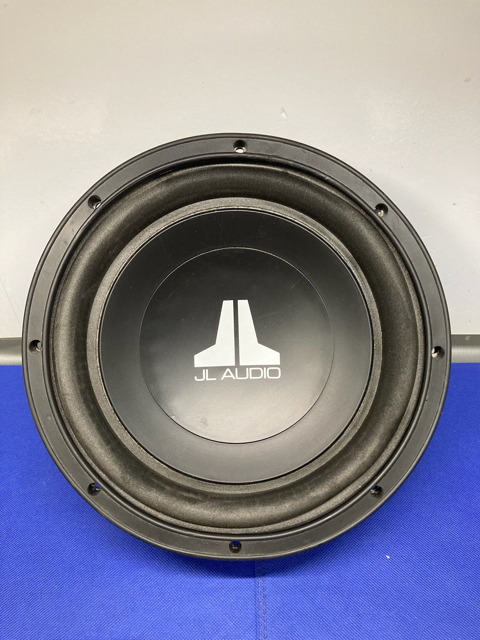 JL AUDIO 10W3V2 02 10" 600W Dual 2-Ohm Subwoofer