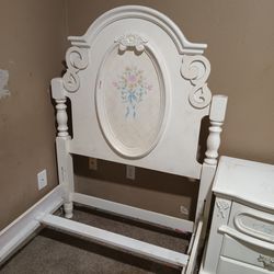 Girls bedroom set *"FREE**