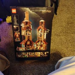 HARRY POTTER / THE BURROW/BRAND NEW!