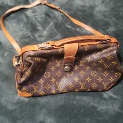 Authentic Louis Vuitton Bag $300. Pickup In Oakdale 