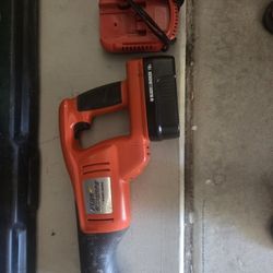 Reciprocating Saw Black & Decker With Battery & Charger