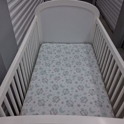 Madeline Delta Children 4 in 1 Crib
