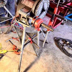 RIDGID PIPE THREADER WITH ALL TOOLS AND FOOT PEDAL 1800$ EACH INCLUDES CUTTER REAMER AND DIES