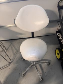 Aesthetic Chair