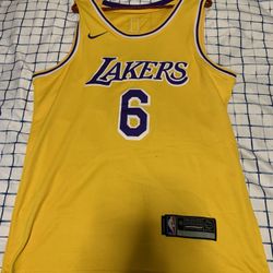 Lebron James Jersey M