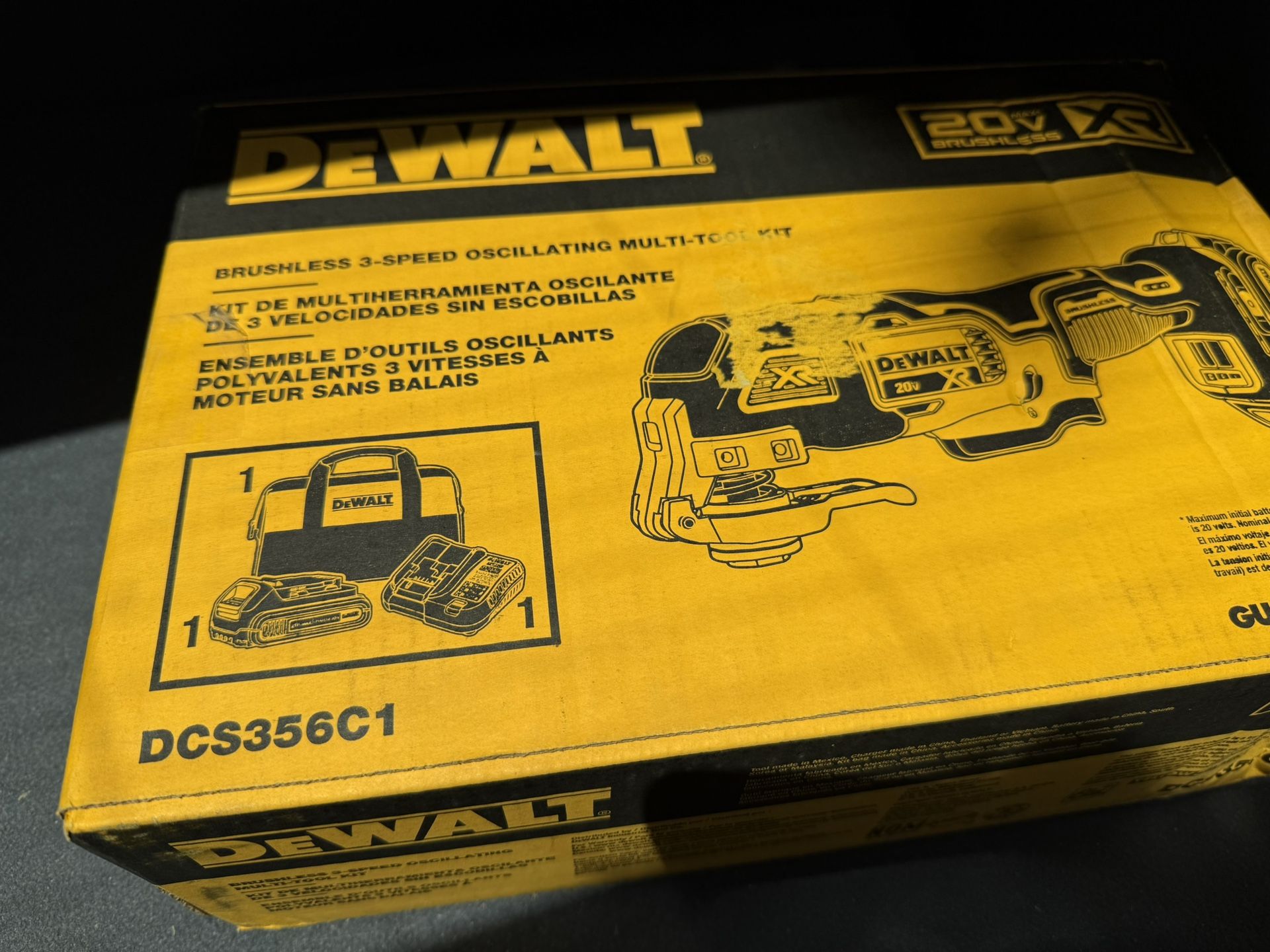 DEWALT XR 20-volt Max Cordless Brushless 3-speed 6 -Piece Oscillating Multi-Tool with Soft Case 1 -Batterie
