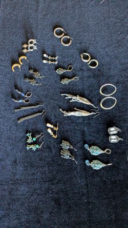 Earring lot