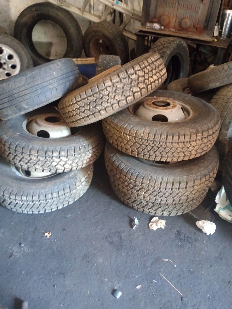 235/85/16" Ford Duallys Brand New Tires