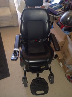 MERITS P322 POWER WHEELCHAIR
