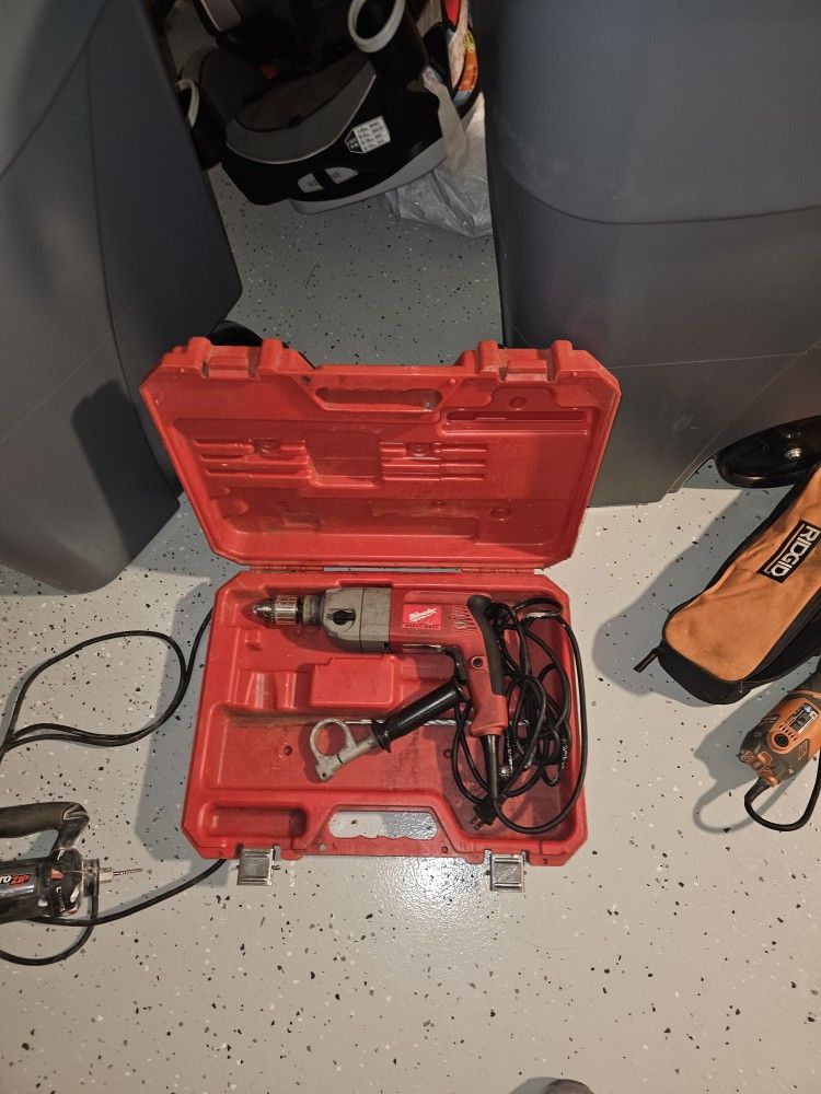 Milwaukee hammer drill 40$