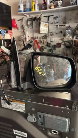 2020 GMC Canyon right mirror
