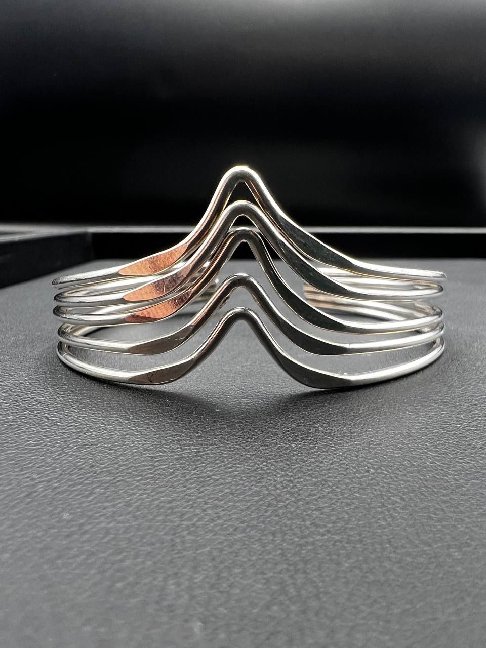 925 sterling silver chevron bracelet total weight is 14.9 grams
