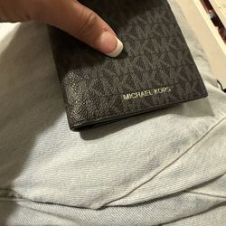 New MK wallet authentic