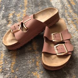 Rose Sandals  Kids SIZE 6 pink 📦👌🏼 