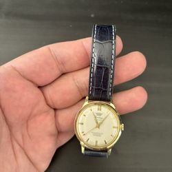 Swiss movement heritage automatic watch vintage find works amazing 35mm very rare and incredible condition has upgraded alligator style leather bracel
