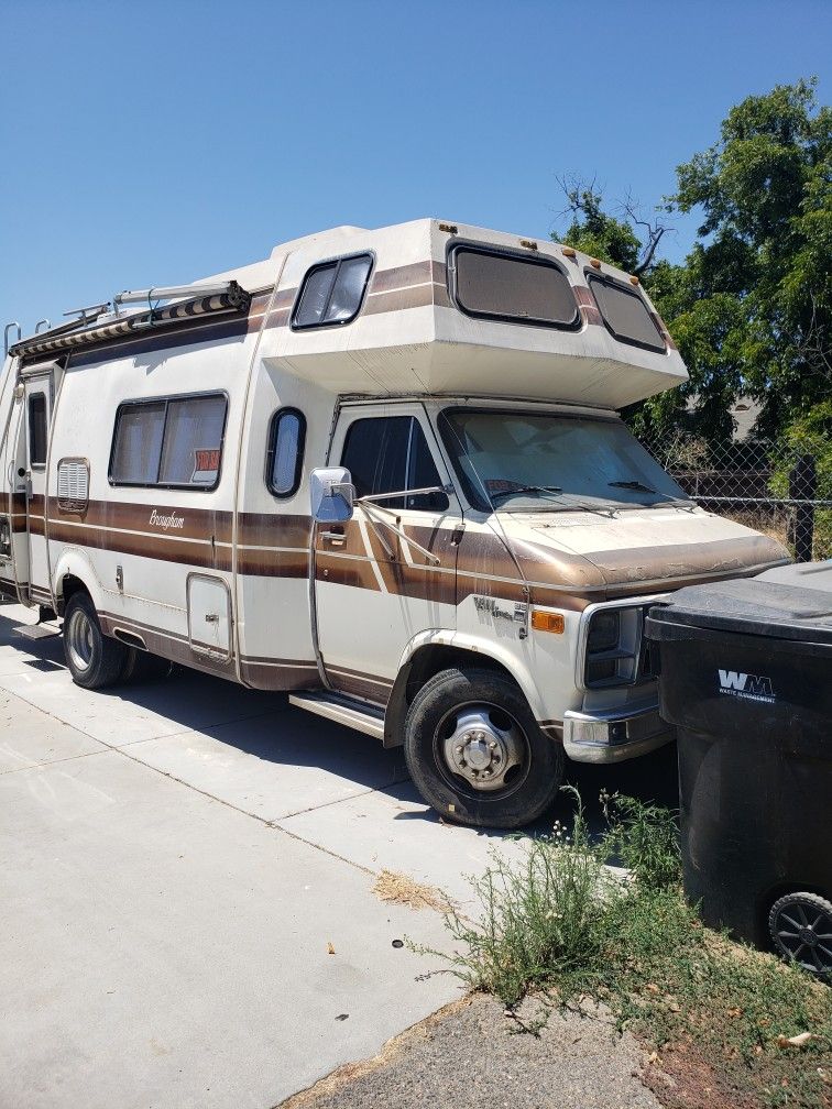 1982 GMC Brougham 20ft