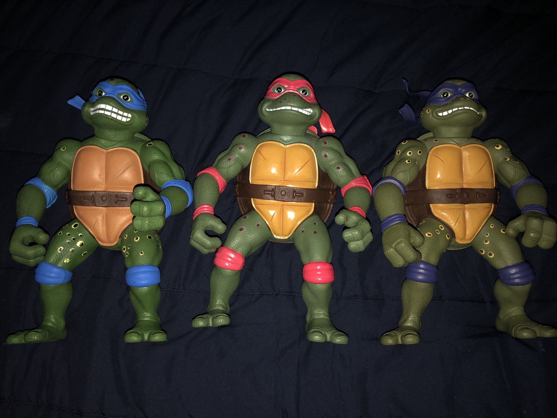 Price dropped 100 pick up only!! Tmnt Giant 13inch movie star