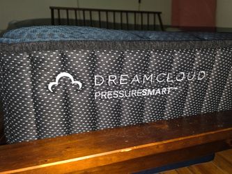 BRAND NEW Dreamcloud Pressure Smart Medium Firm (6 of 10) Mattress Bed