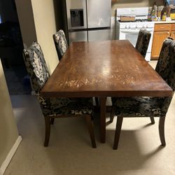 Table With 4 Chairs 