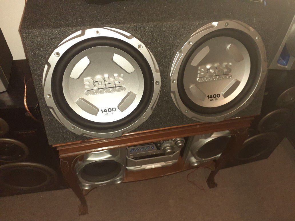 Bosst speaker 12 new never used 1400 watts