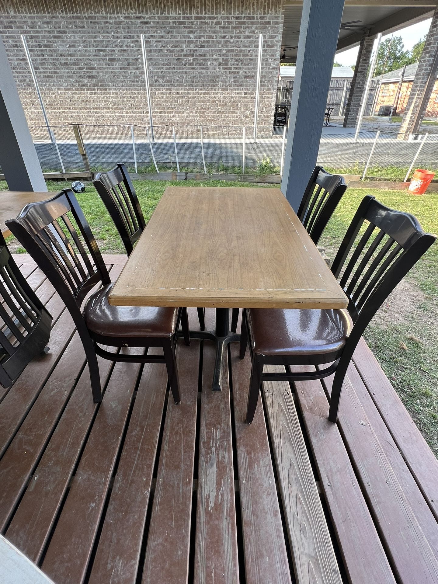 Restaurant Tables And Chairs 