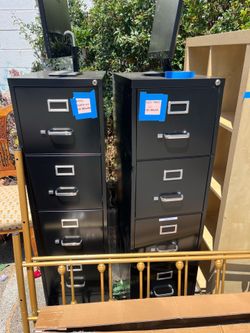 Filing Cabinets x2 (MOVING OUT SALE!!📦)