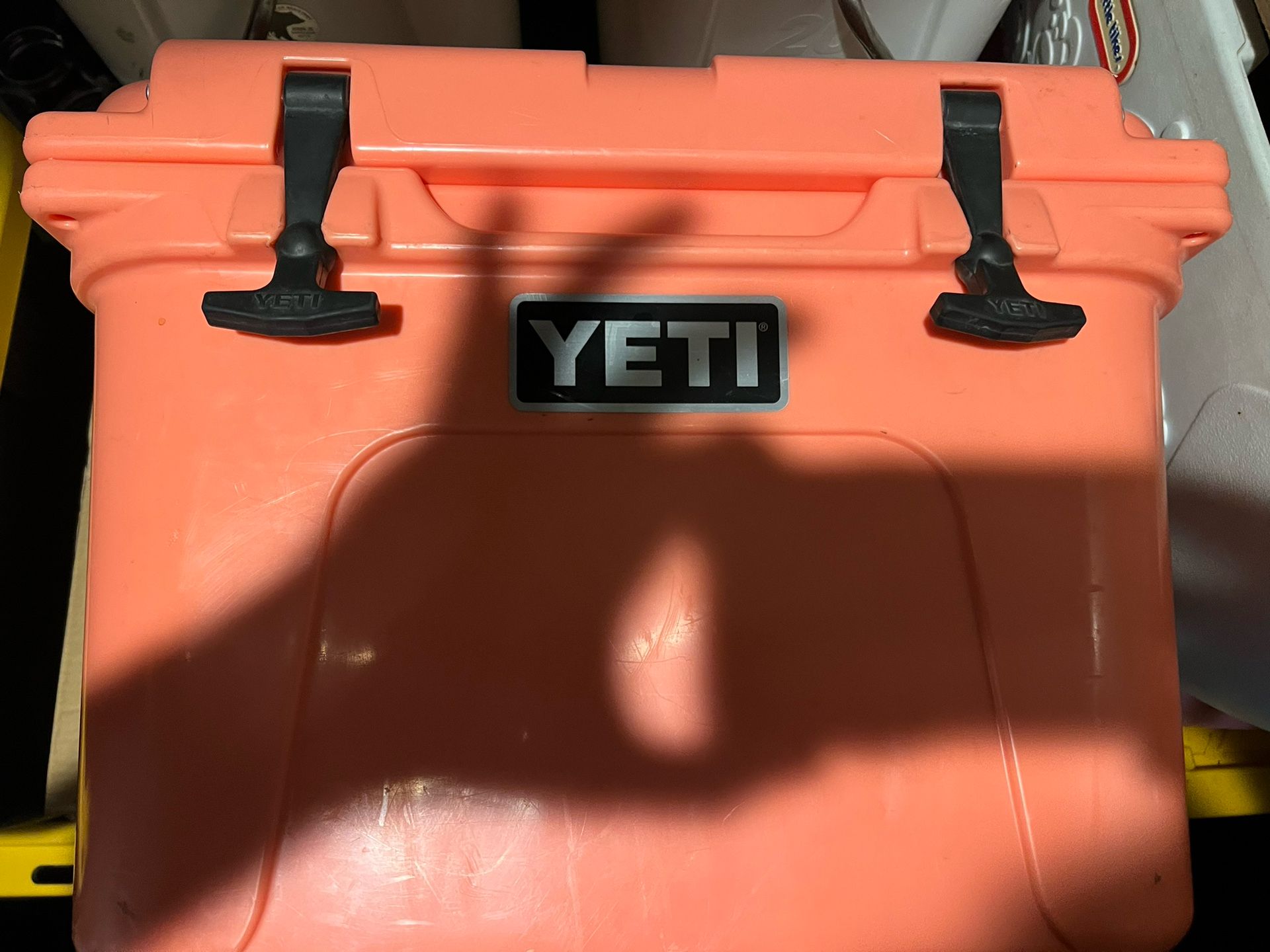 Yeti Roadie 20 (Coral)